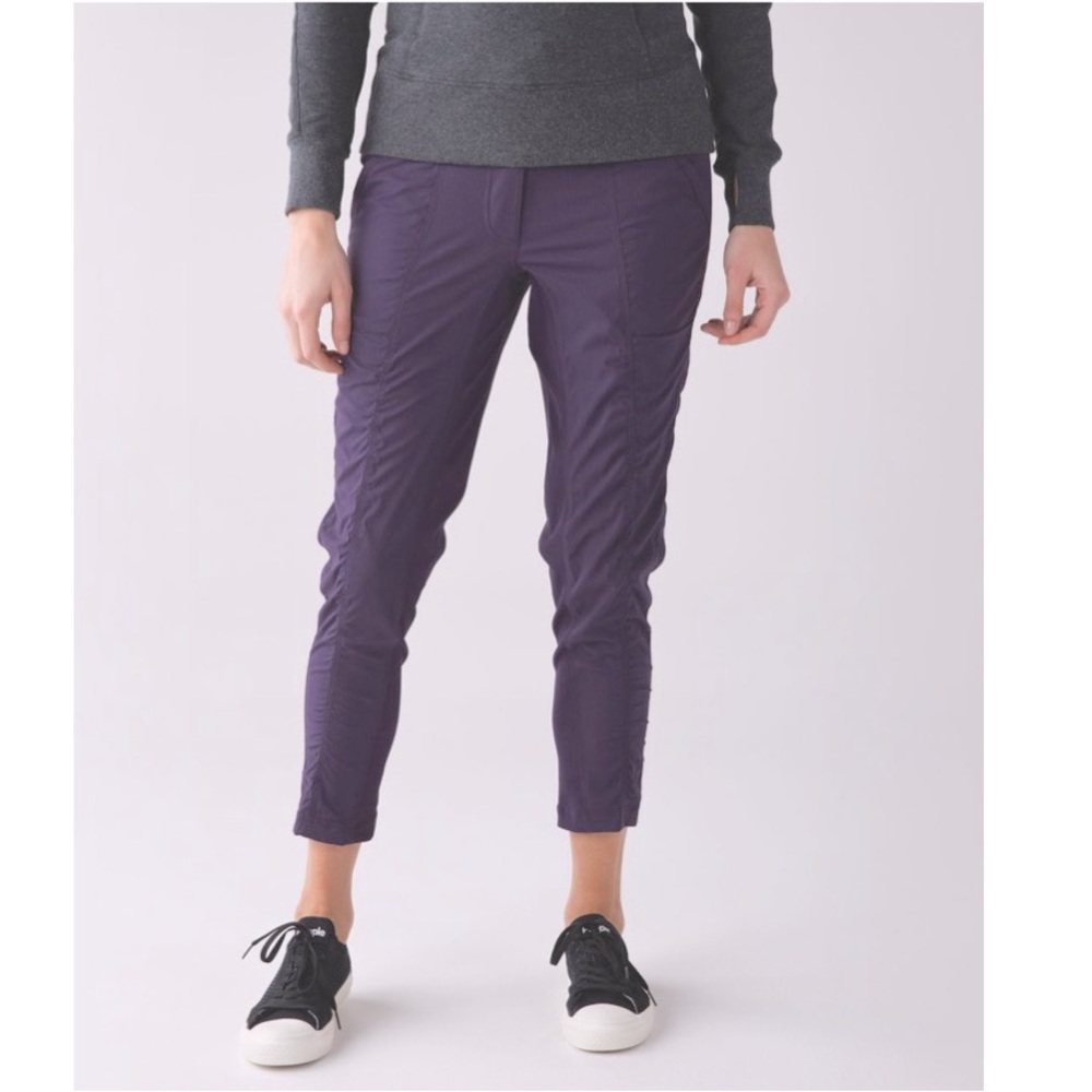 Lululemon Street To Studio Pant 27” Purple Women’s Activewear Pants in Size 4